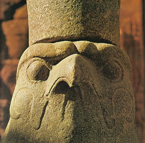 Kopf der Horusstatue im Detail